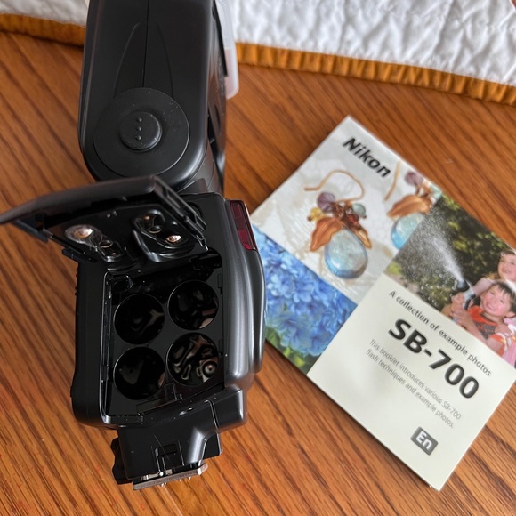 Nikon SB-700 AF Speedlight Flash-used/like new - Picture 4 of 7